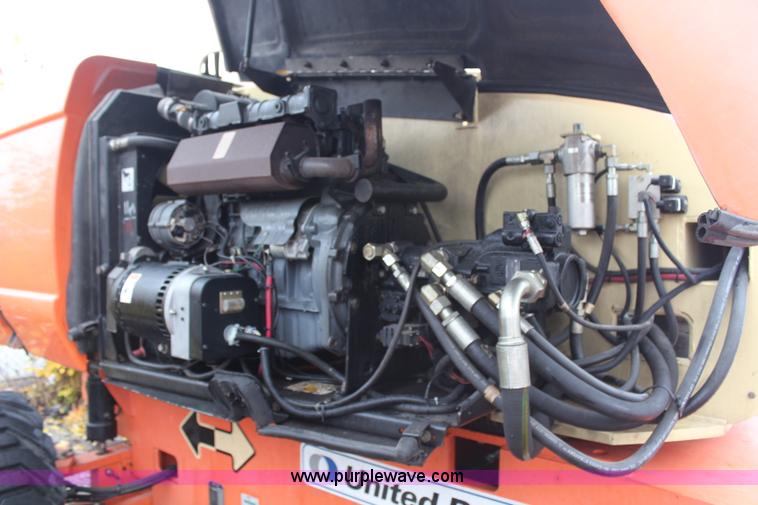 image for item H7962 2003 JLG 800S boom lift