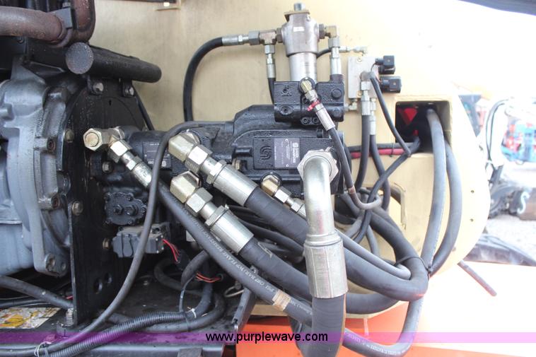 image for item H7962 2003 JLG 800S boom lift