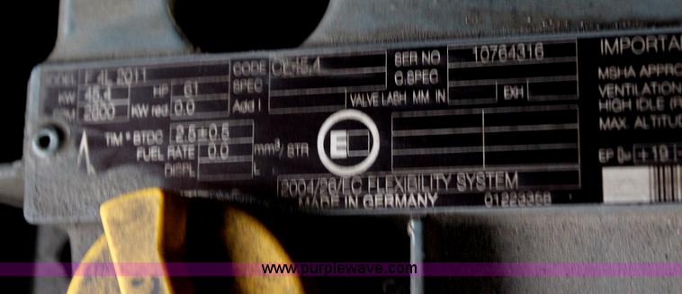 image for item H7962 2003 JLG 800S boom lift