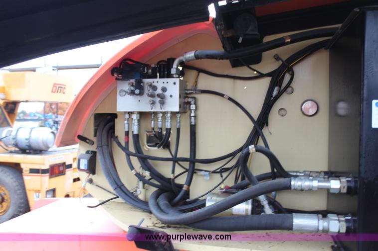 image for item H7962 2003 JLG 800S boom lift