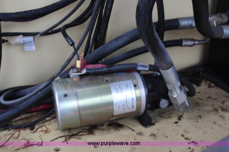 image for item H7962 2003 JLG 800S boom lift