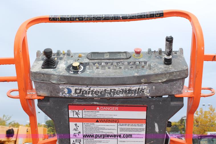 image for item H7962 2003 JLG 800S boom lift