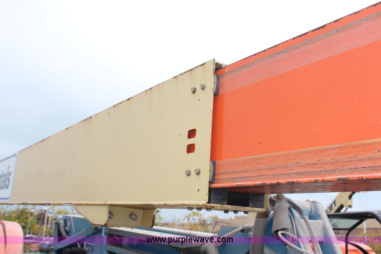 image for item H7962 2003 JLG 800S boom lift