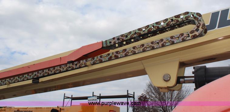 image for item H7962 2003 JLG 800S boom lift