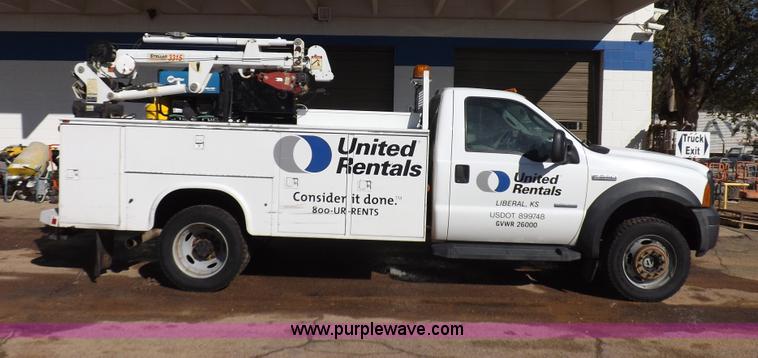 image for item I8314 2007 Ford F550 Super Duty XL service truck with crane