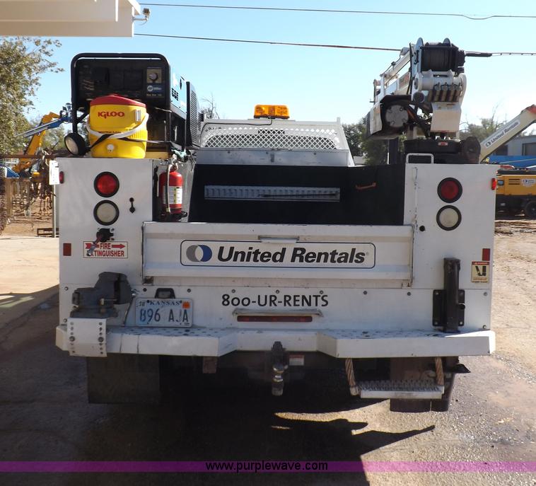 image for item I8314 2007 Ford F550 Super Duty XL service truck with crane