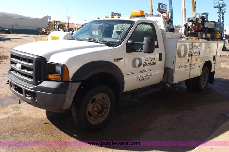 image for item I8314 2007 Ford F550 Super Duty XL service truck with crane