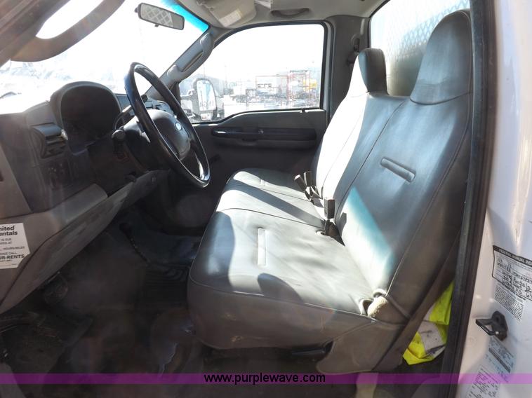 image for item I8314 2007 Ford F550 Super Duty XL service truck with crane