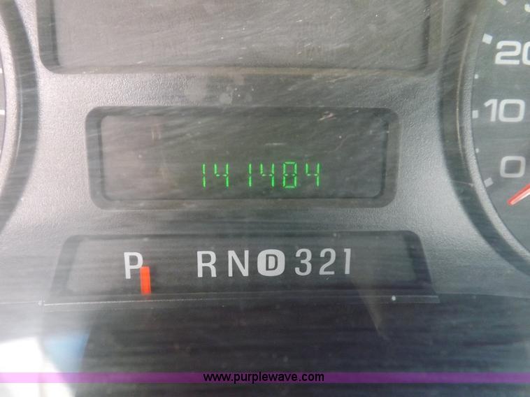 image for item I8314 2007 Ford F550 Super Duty XL service truck with crane