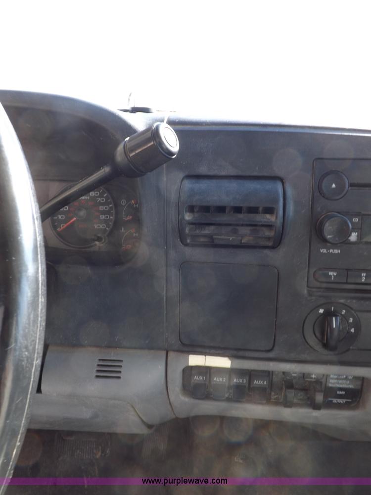 image for item I8314 2007 Ford F550 Super Duty XL service truck with crane