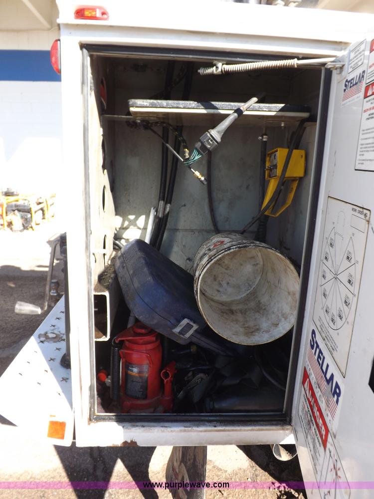 image for item I8314 2007 Ford F550 Super Duty XL service truck with crane