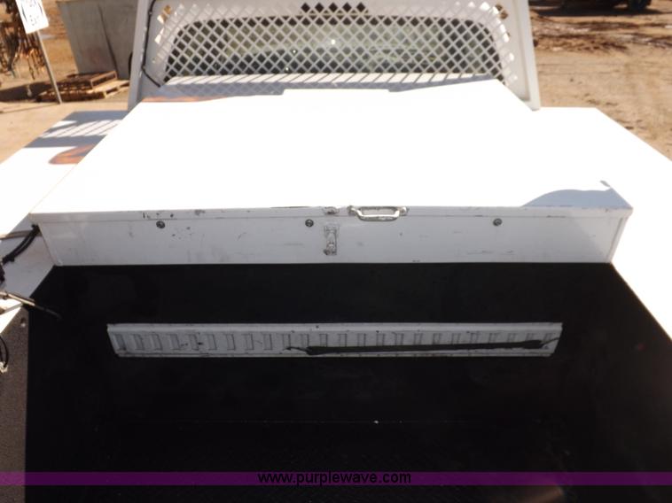 image for item I8314 2007 Ford F550 Super Duty XL service truck with crane