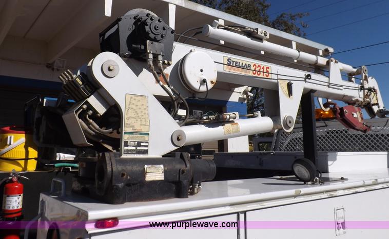 image for item I8314 2007 Ford F550 Super Duty XL service truck with crane