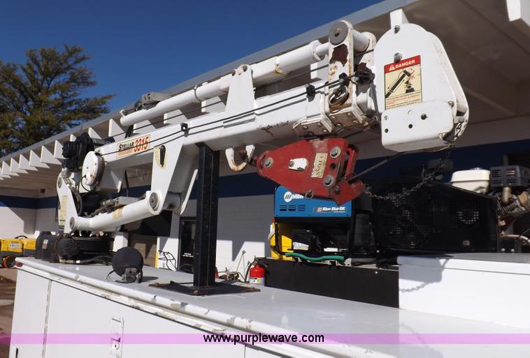 image for item I8314 2007 Ford F550 Super Duty XL service truck with crane