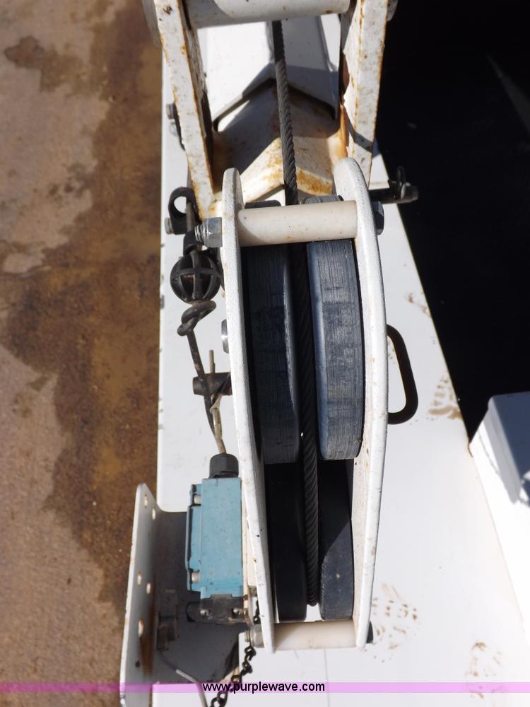 image for item I8314 2007 Ford F550 Super Duty XL service truck with crane