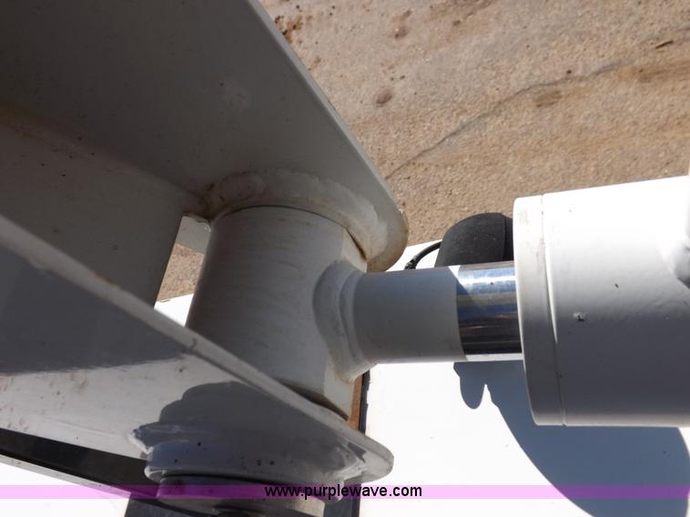 image for item I8314 2007 Ford F550 Super Duty XL service truck with crane