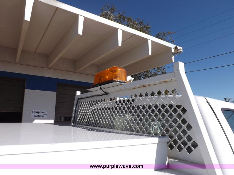 image for item I8314 2007 Ford F550 Super Duty XL service truck with crane