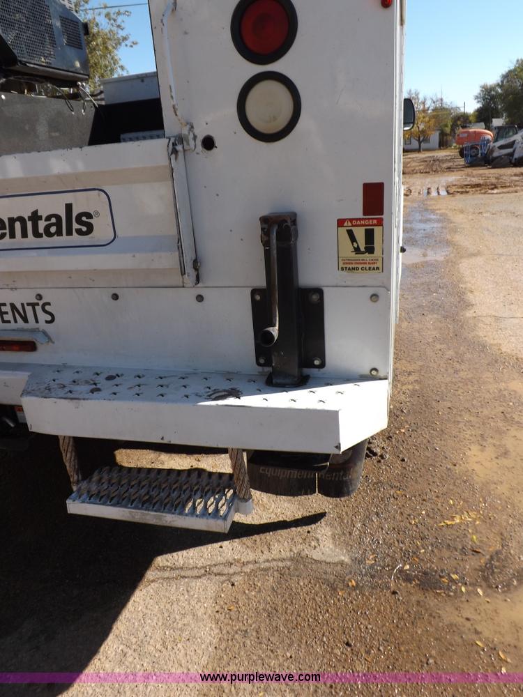 image for item I8314 2007 Ford F550 Super Duty XL service truck with crane