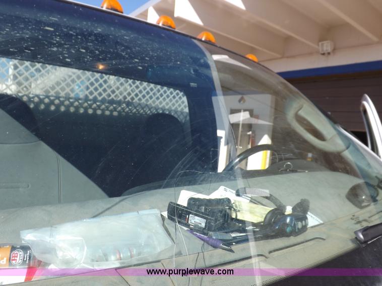 image for item I8314 2007 Ford F550 Super Duty XL service truck with crane