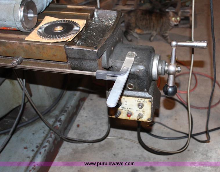 image for item AU9250 Bridgeport Series II mill