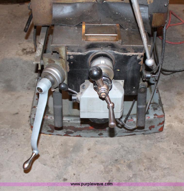 image for item AU9250 Bridgeport Series II mill