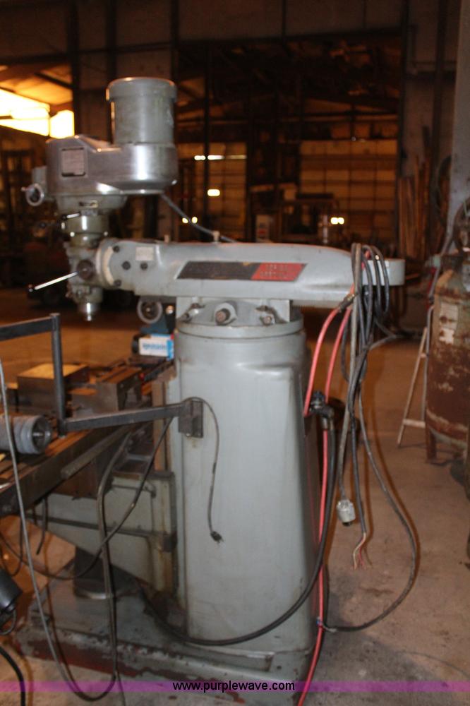 image for item AU9250 Bridgeport Series II mill