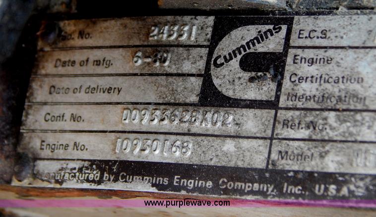 image for item B5826 1981 Mack R747-ST2337 semi truck