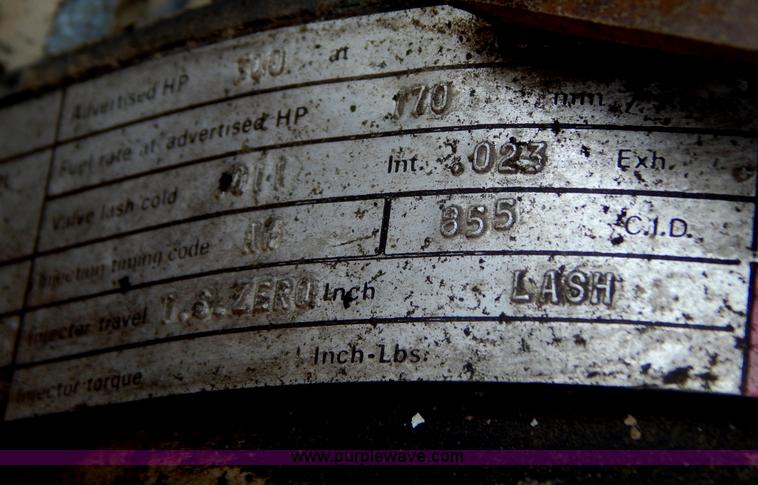 image for item B5826 1981 Mack R747-ST2337 semi truck