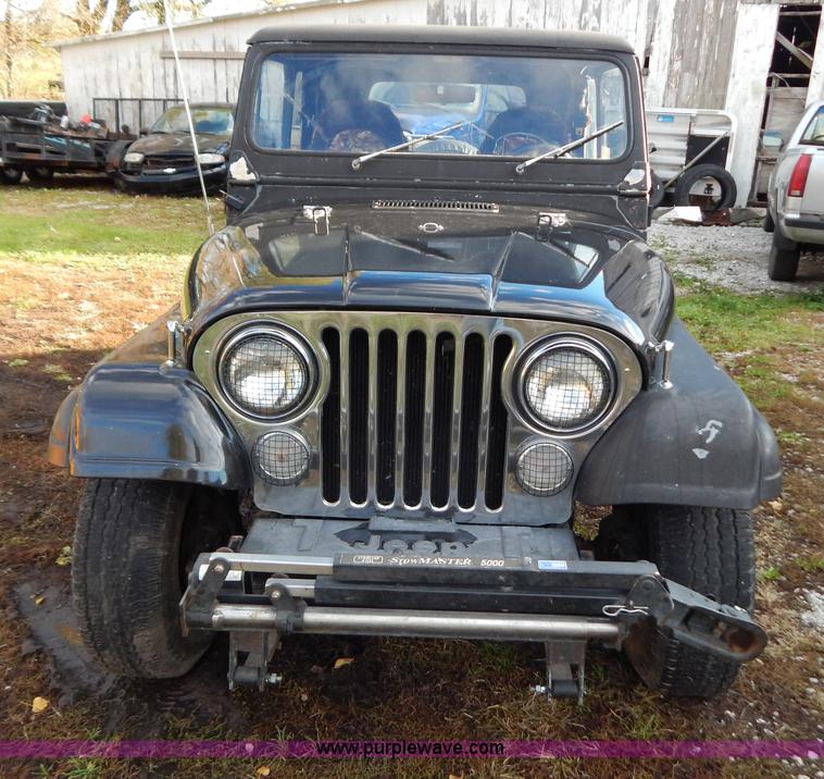 image for item B5994 1985 Jeep CJ7 SUV