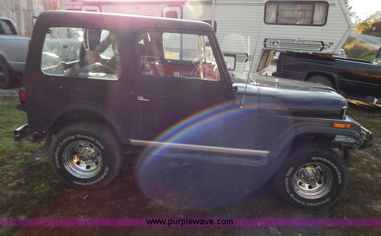 image for item B5994 1985 Jeep CJ7 SUV