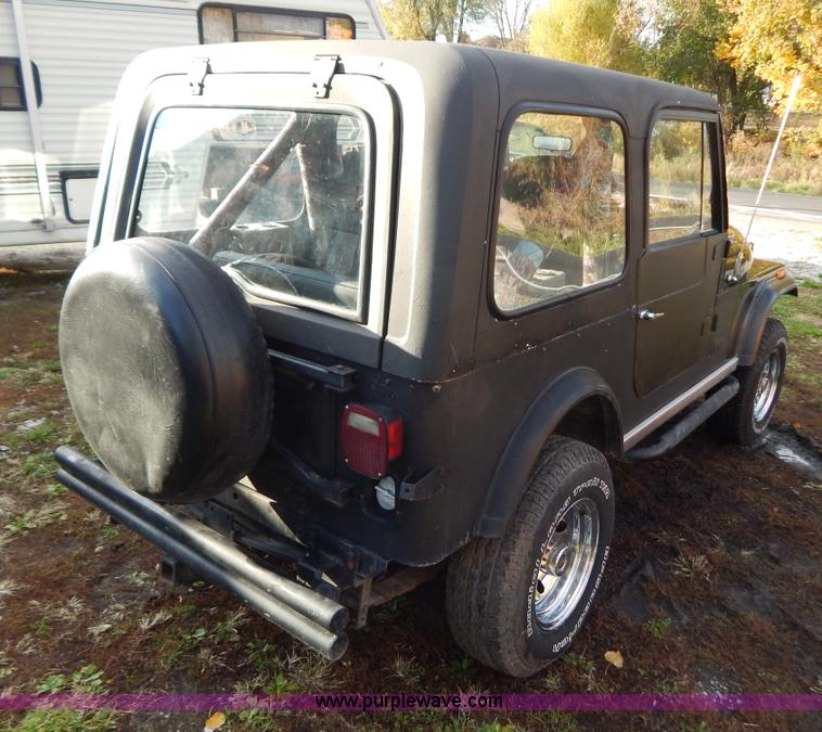 image for item B5994 1985 Jeep CJ7 SUV