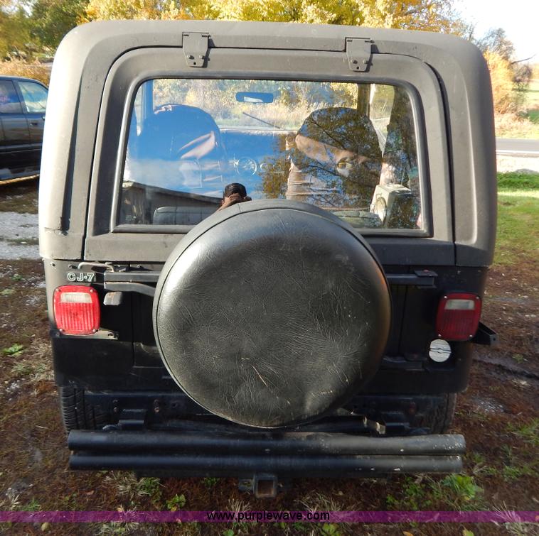 image for item B5994 1985 Jeep CJ7 SUV