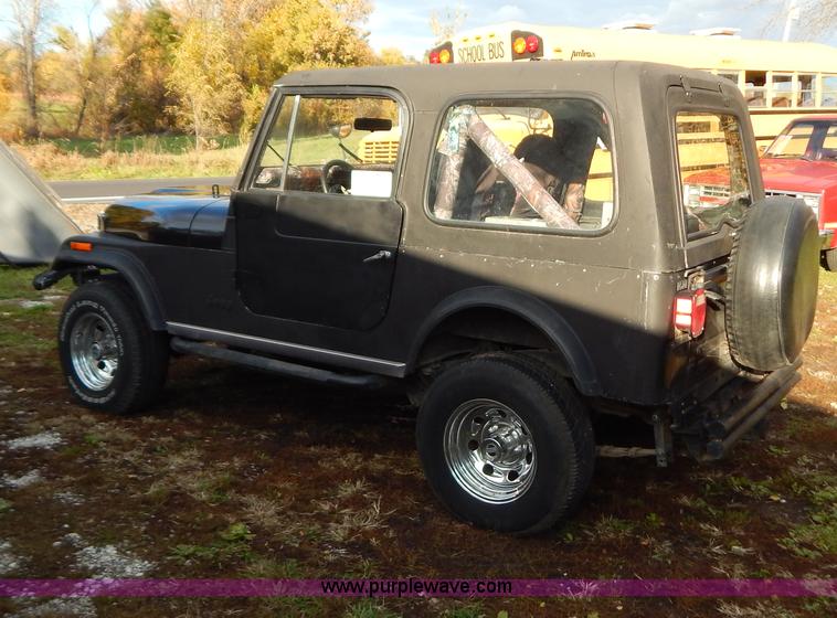 image for item B5994 1985 Jeep CJ7 SUV