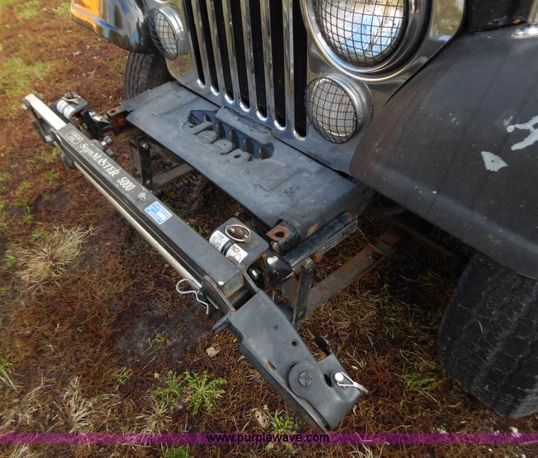 image for item B5994 1985 Jeep CJ7 SUV