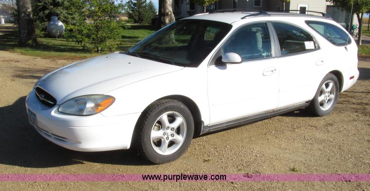 image for item E4623 2001 Ford Taurus SE wagon