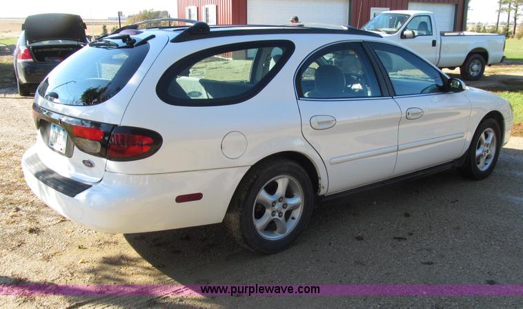 image for item E4623 2001 Ford Taurus SE wagon