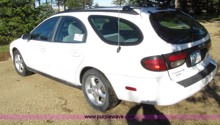image for item E4623 2001 Ford Taurus SE wagon
