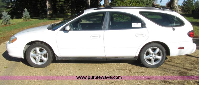 image for item E4623 2001 Ford Taurus SE wagon
