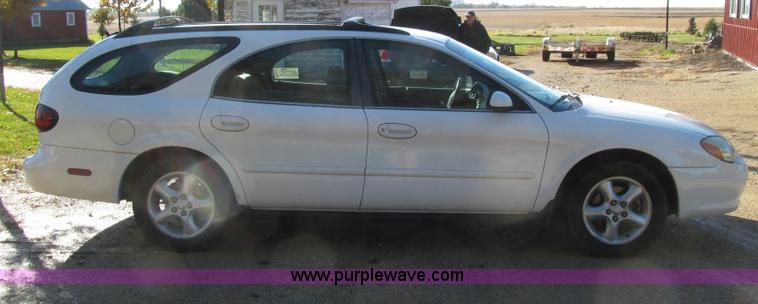 image for item E4623 2001 Ford Taurus SE wagon