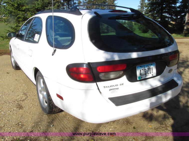 image for item E4623 2001 Ford Taurus SE wagon