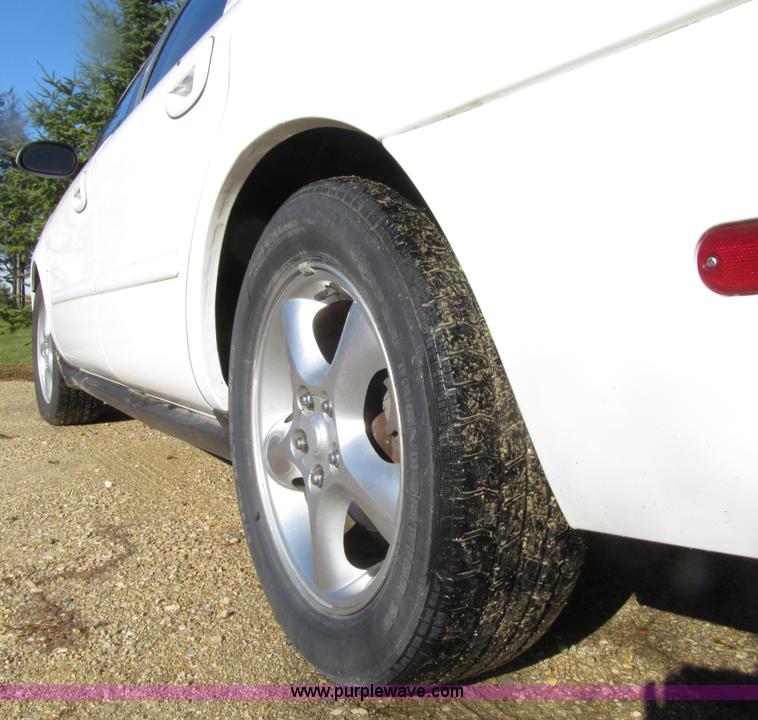 image for item E4623 2001 Ford Taurus SE wagon