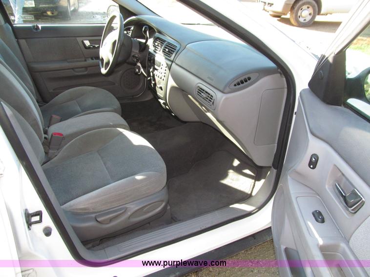 image for item E4623 2001 Ford Taurus SE wagon