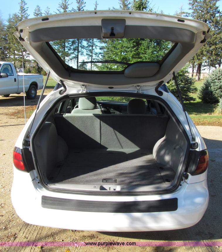 image for item E4623 2001 Ford Taurus SE wagon