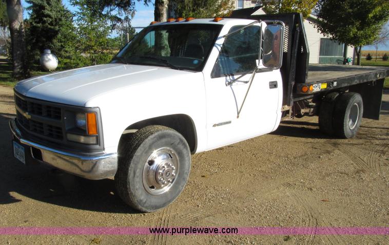 image for item E4624 1997 Chevrolet 3500 flatbed truck