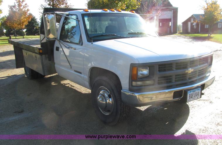 image for item E4624 1997 Chevrolet 3500 flatbed truck