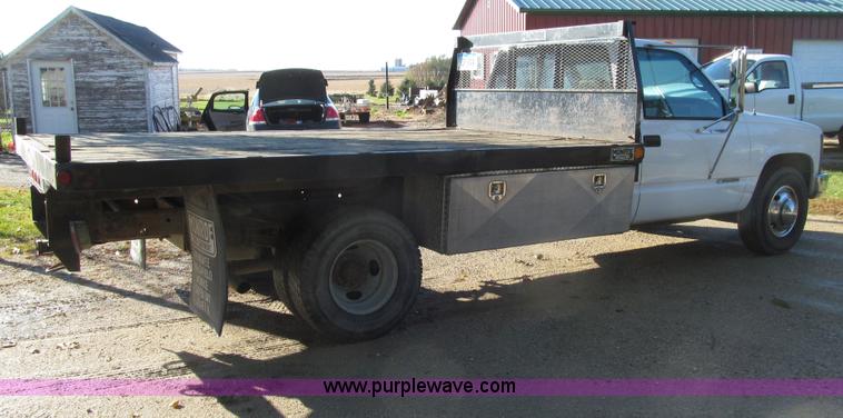 image for item E4624 1997 Chevrolet 3500 flatbed truck