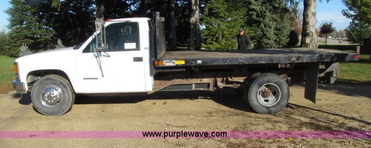 image for item E4624 1997 Chevrolet 3500 flatbed truck