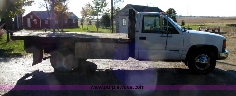 image for item E4624 1997 Chevrolet 3500 flatbed truck
