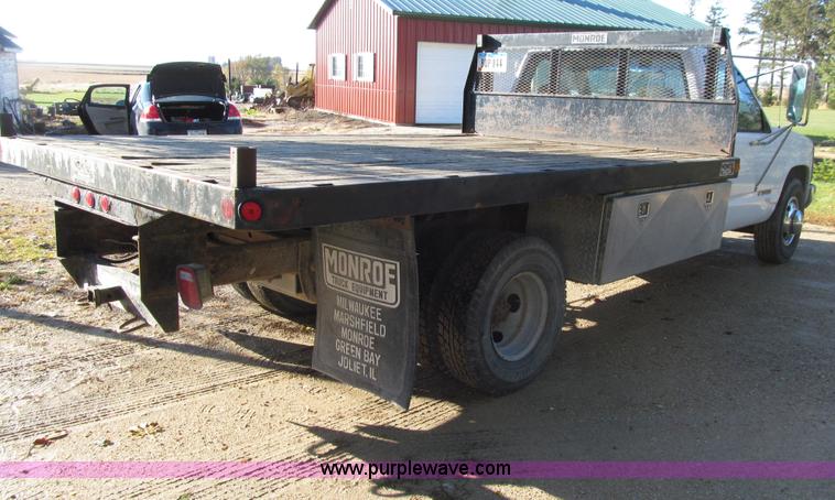 image for item E4624 1997 Chevrolet 3500 flatbed truck