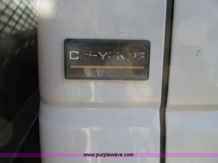 image for item E4624 1997 Chevrolet 3500 flatbed truck